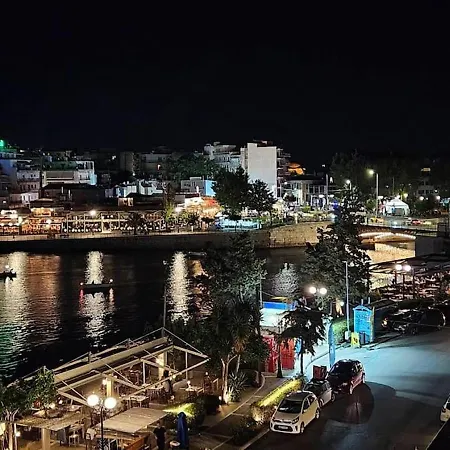 Debbie'S Διαμέρισμα Δίπλα Στο Νερό ! Chalkís Exterior foto